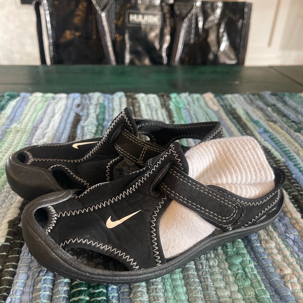 Nike Water Shoe Aqua Shoe with protective toe covering